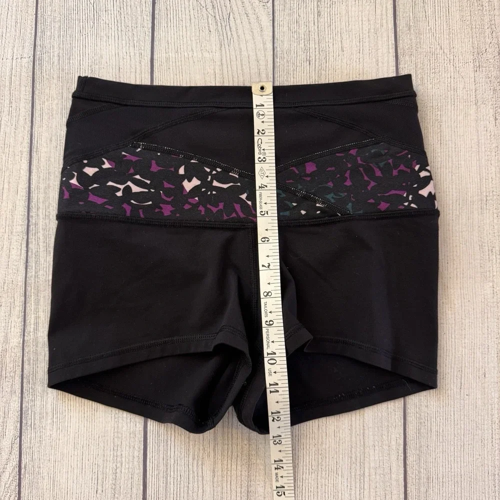 Lululemon Boogie Short Roll Down Black Violet Women's Size 6 Activewear Yoga